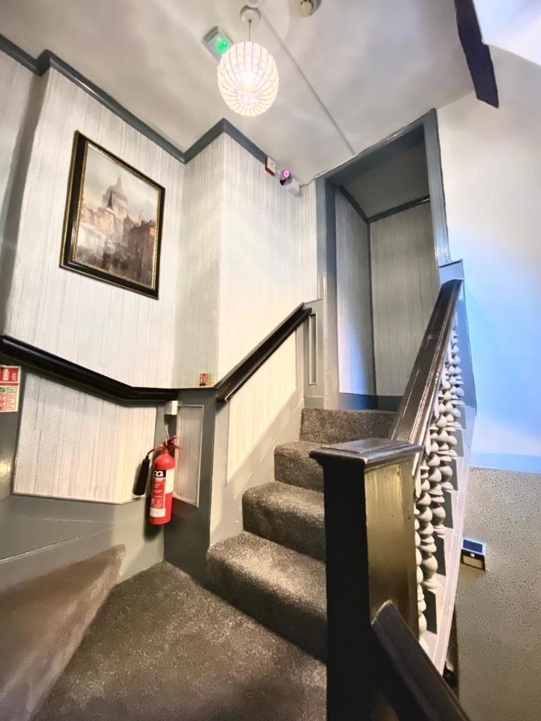 Greyfriars Lodge Cantorbéry Extérieur photo